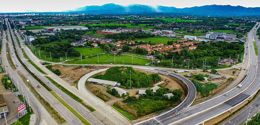  โครงการก่อสร้าง สะพานข้ามทางแยกจุดตัดทางหลวงหมายเลข 1 กับทางหลวงหมายเลข 11 (แยกเมโทรหรือแยกภาคเหนือ) จ.ลำปาง