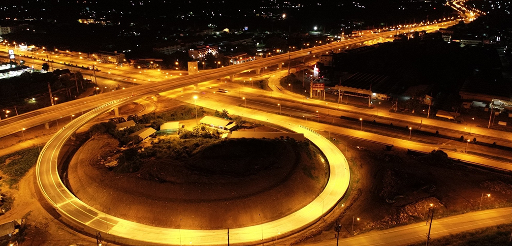  โครงการก่อสร้าง สะพานข้ามทางแยกจุดตัดทางหลวงหมายเลข 1 กับทางหลวงหมายเลข 11 (แยกเมโทรหรือแยกภาคเหนือ) จ.ลำปาง