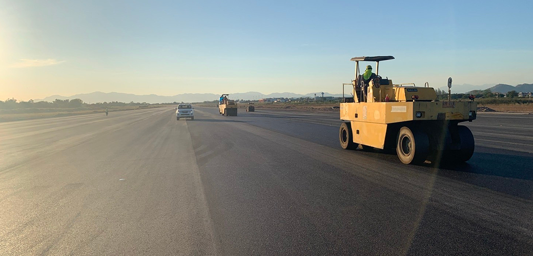  โครงการก่อสร้างต่อเติมความยาว ท่าอากาศยานแม่สอด อ.แม่สอด จ.ตาก