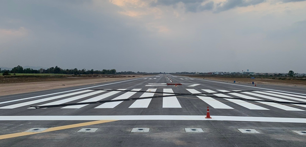  โครงการก่อสร้างต่อเติมความยาว ท่าอากาศยานแม่สอด อ.แม่สอด จ.ตาก